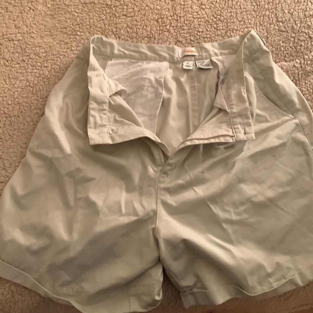 Talbot cream colored shorts